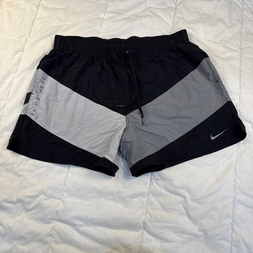 Nike Swim Men's Black/Gray Swoosh Shorts Lined Trunks Size L